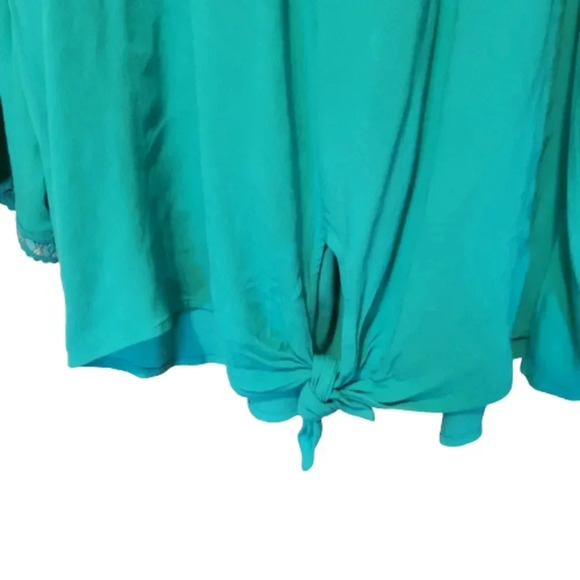 Ruby Rd. Teal blouse with crochet  arm decor - Picture 4 of 8